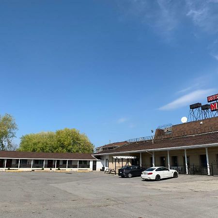 7 West Motel Carleton Place Екстер'єр фото