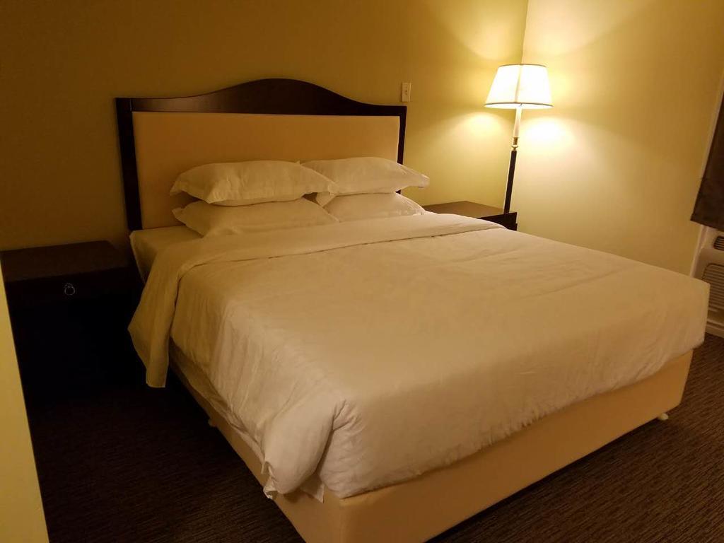 7 West Motel Carleton Place Екстер'єр фото
