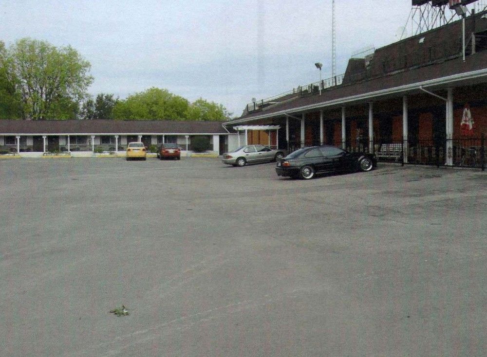7 West Motel Carleton Place Екстер'єр фото