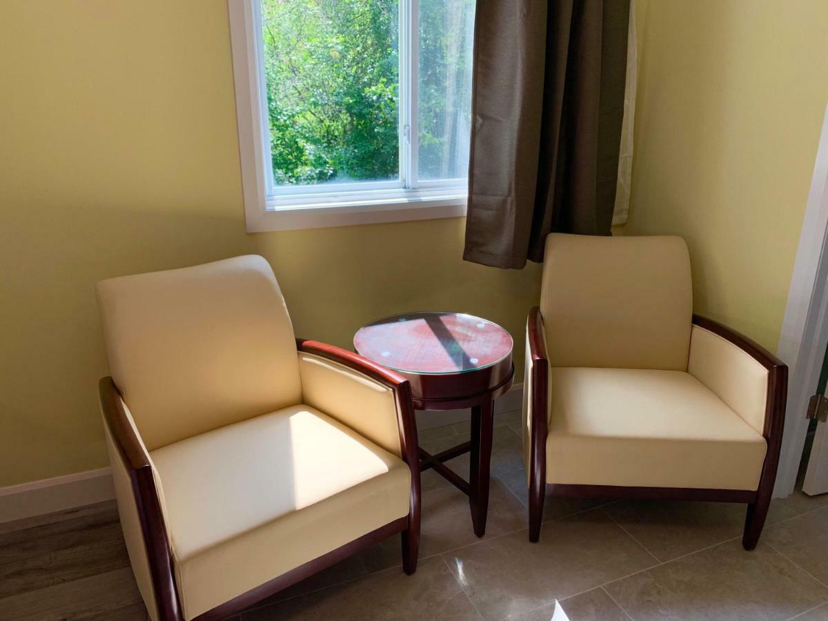 7 West Motel Carleton Place Екстер'єр фото